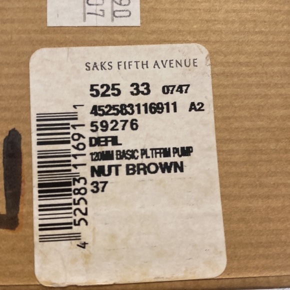 Christian Louboutin Nut Brown Defil Pump - Picture 6 of 9